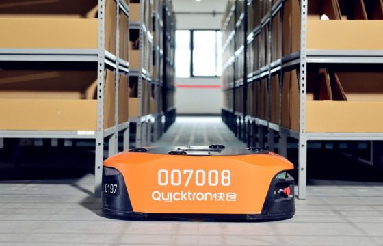 無人搬送車「AGV」とは？物流会社の業務効率化につながるロボットを解説