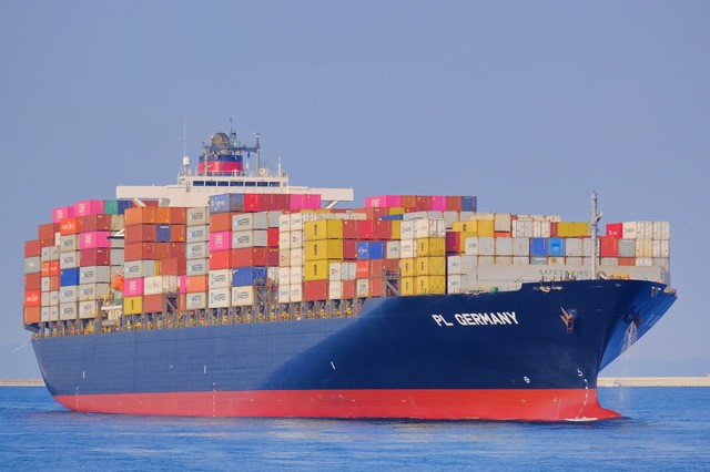 (ESGコラム写真１：コンテナ船｜船井総研ロジ株式会社)