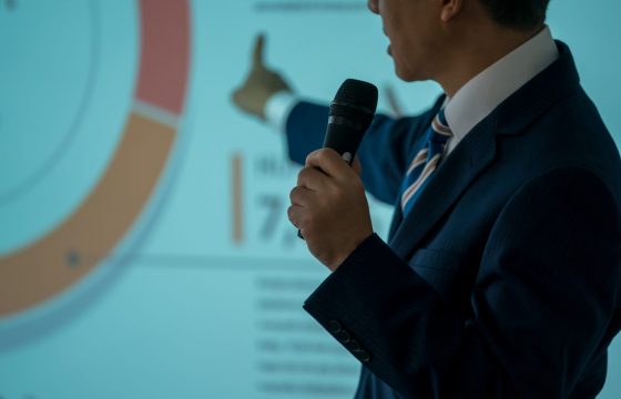 経営層に伝える「物流2024年問題」