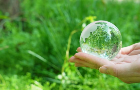 物流業界の脱炭素を進めるカギを握っているのは誰か？